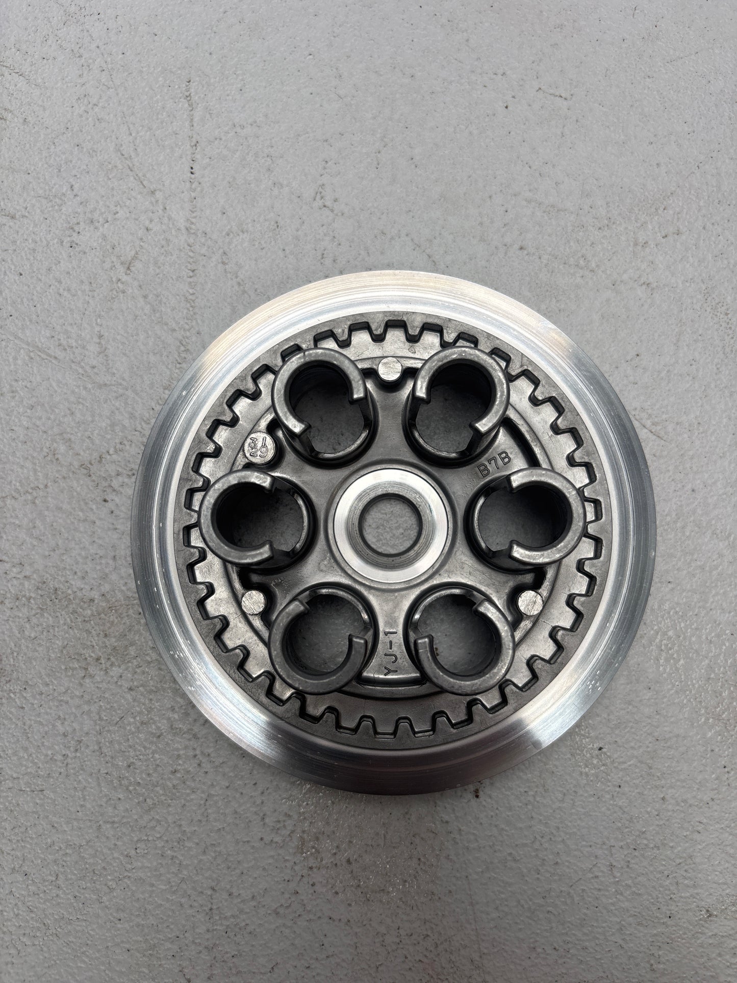 USED 2024 Yamaha YZ 250f Clutch Components PN# B7B-16310-10-00 B7B-16151-00-00 B7B-16371-00-00 B7B-16351-00-00 #MM7