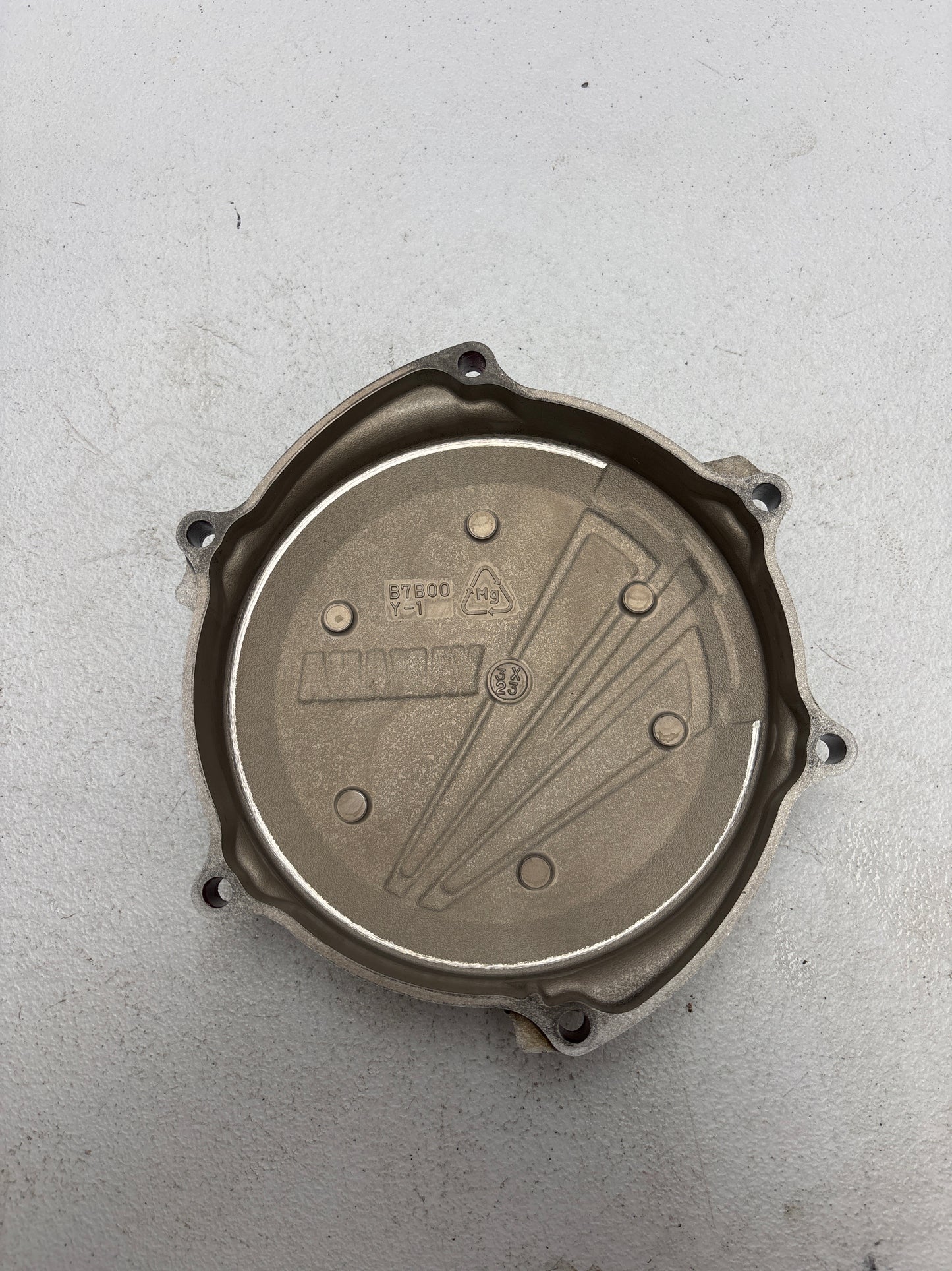 USED 2024 Yamaha YZ 250f OEM Clutch Cover PN# B7B-15415-00-00 #MM6