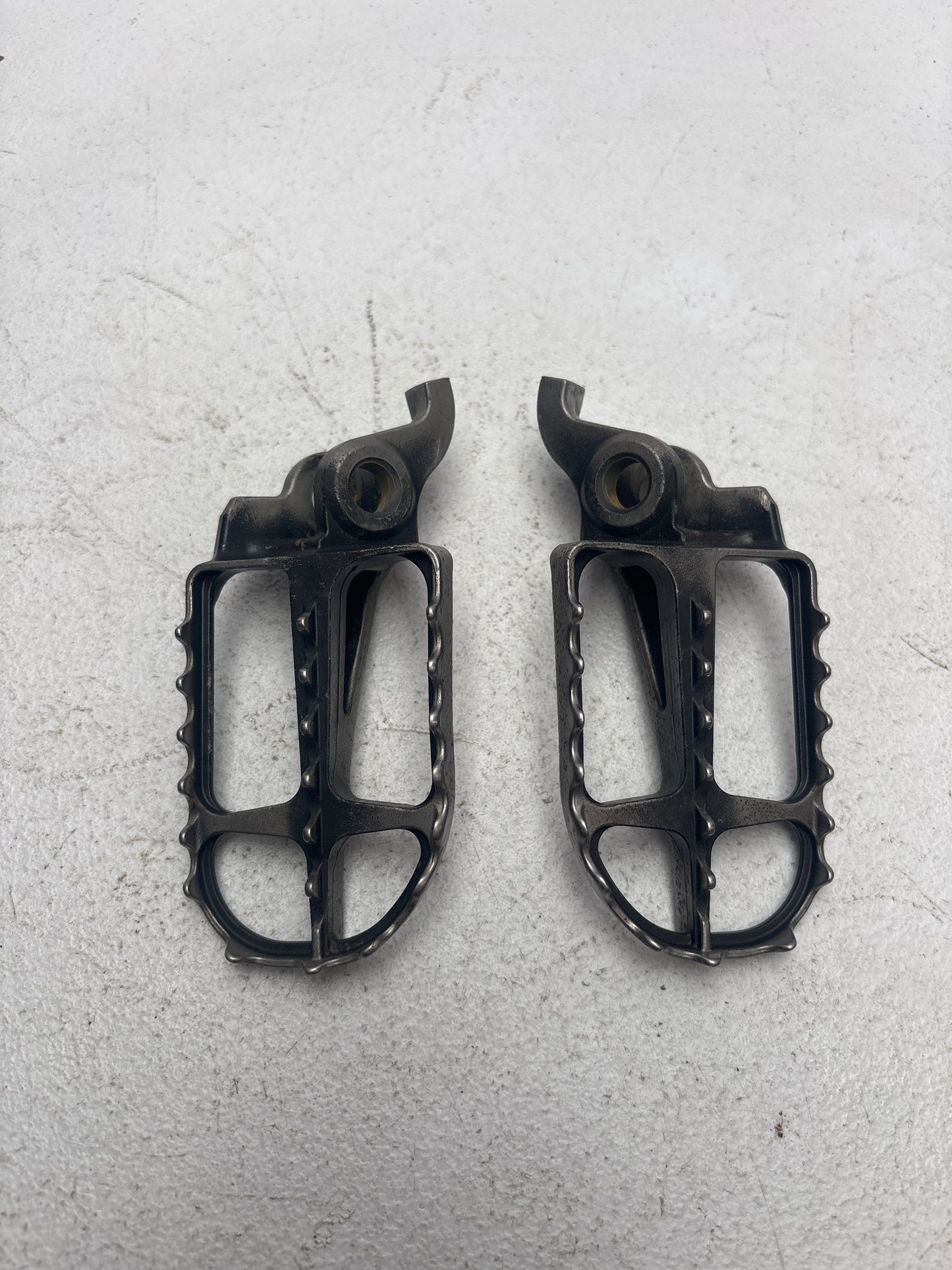 USED 2023 Kawasaki KX 250f/fx OEM Foot Pegs PN# 34028-0360 #KX32