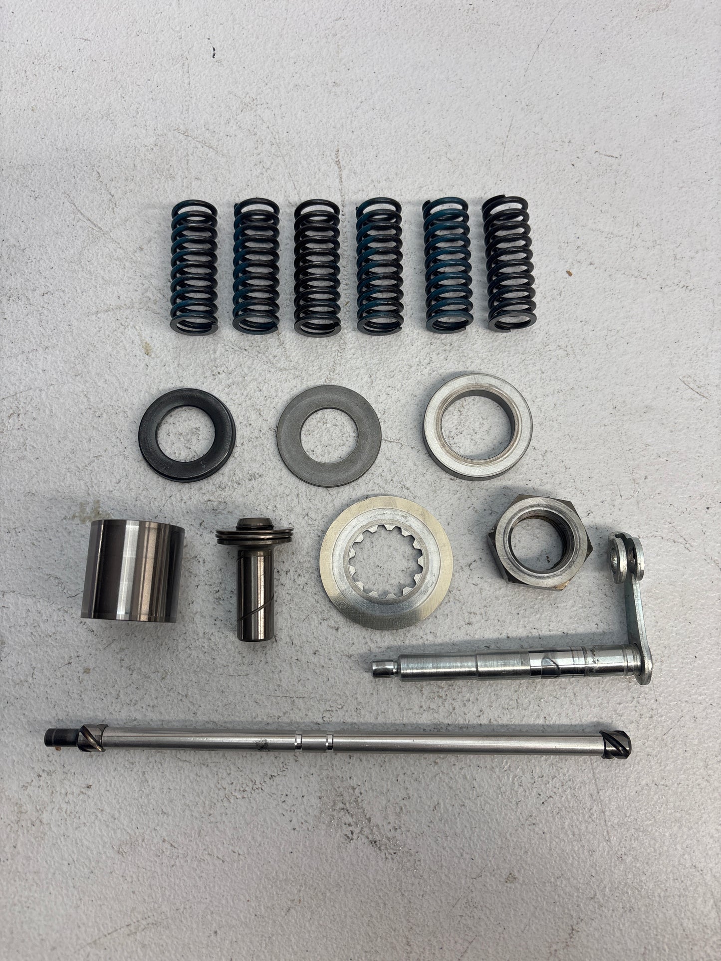 USED 2024 Yamaha YZ 250f Clutch Components PN# B7B-16310-10-00 B7B-16151-00-00 B7B-16371-00-00 B7B-16351-00-00 #MM7